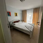 Daire Cozy & Accessible Home, Just Like Yours! Golem (Tirana)