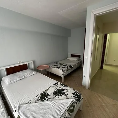 Cozy & Accessible Home, Just Like Yours! 아파트 *